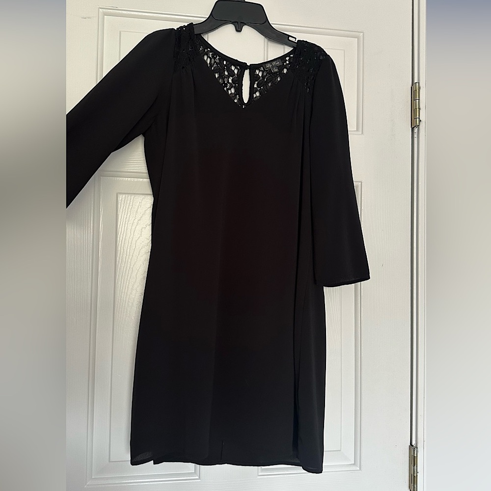 s black 3/4 sleeve dress